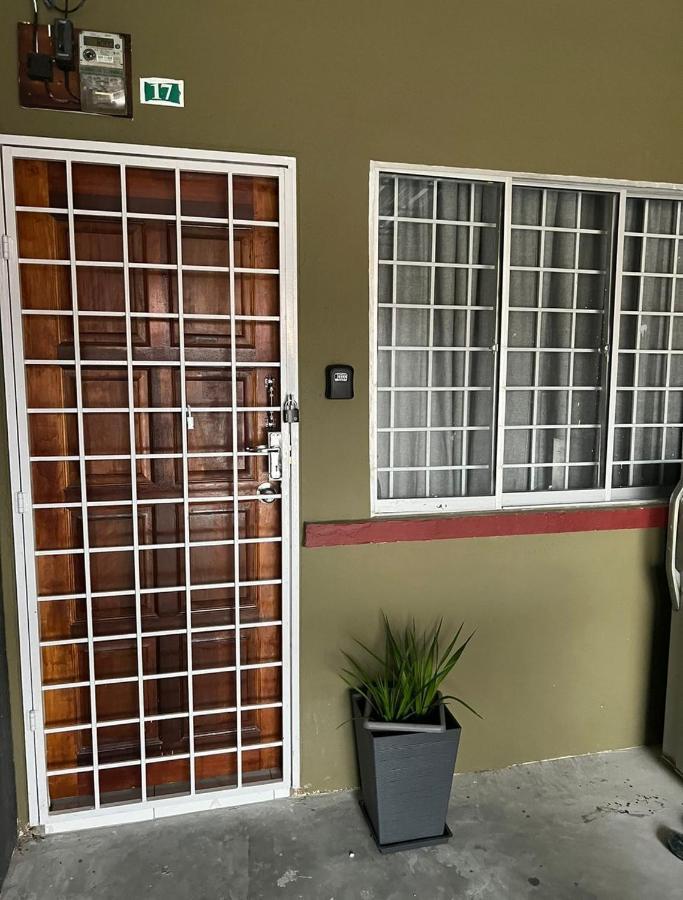 Theatbas Homestay 17 In Seri Iskandar Perak 3 Bedroom Bota Exteriör bild