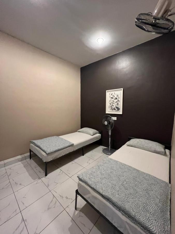Theatbas Homestay 17 In Seri Iskandar Perak 3 Bedroom Bota Exteriör bild
